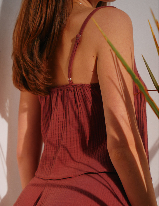Ruffled shorts Brickcolor