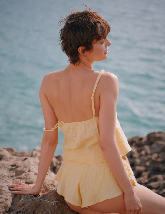 Pajama set with top and BUTTERFLY-CUT SHORTS Yellow