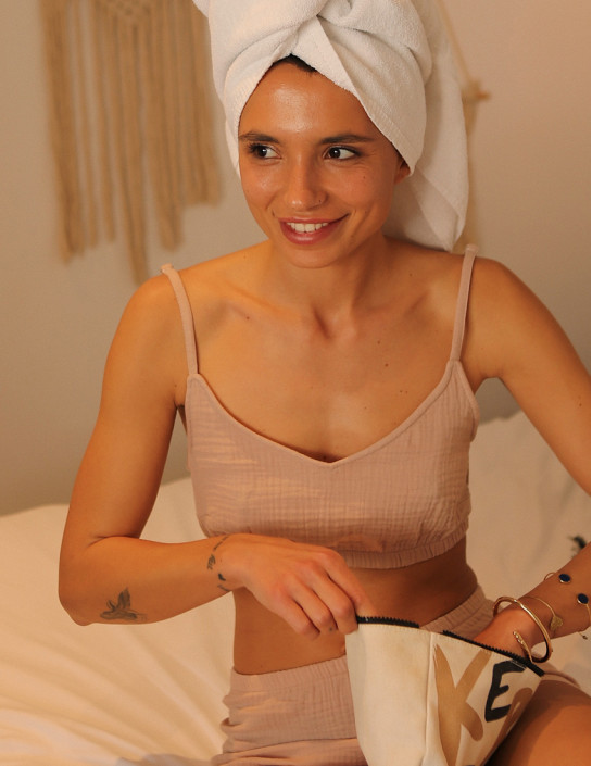BEIGE short top with thin straps made of muslin