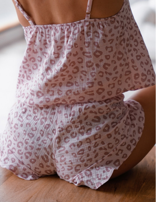 Ruffled shorts Pink with Leoprint