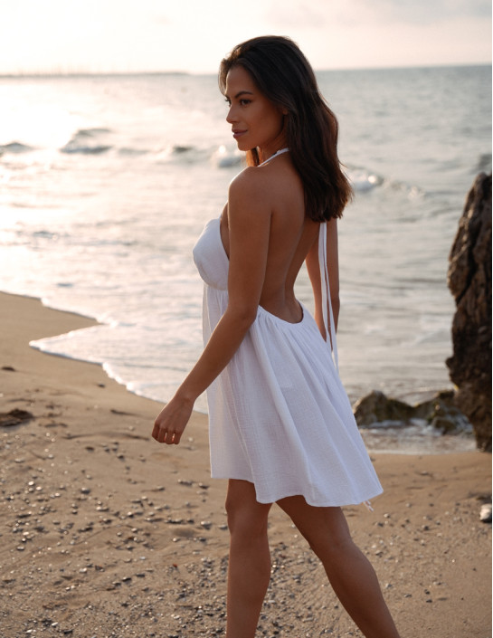 Open-back dress in White