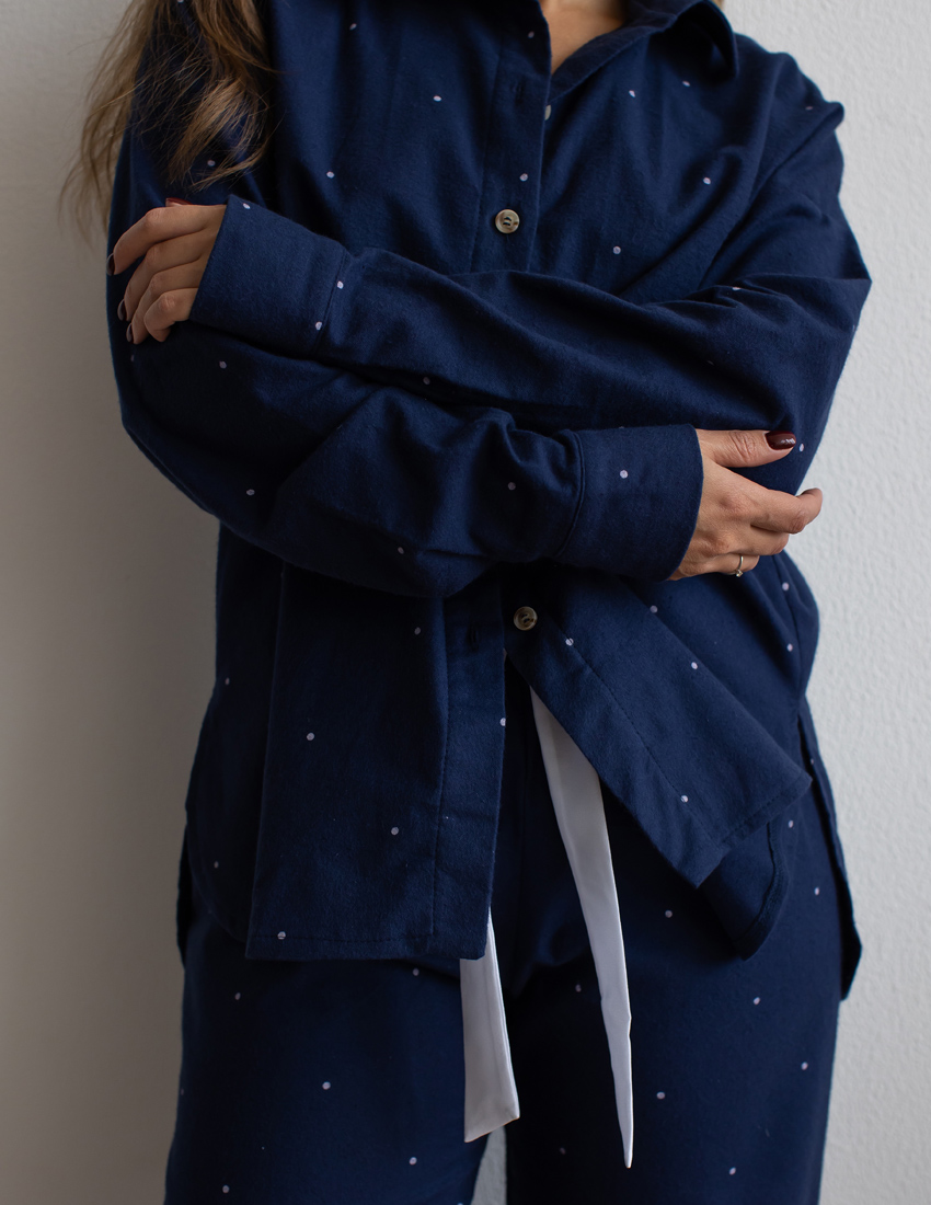 Mid-length flannel shirt in dark blue