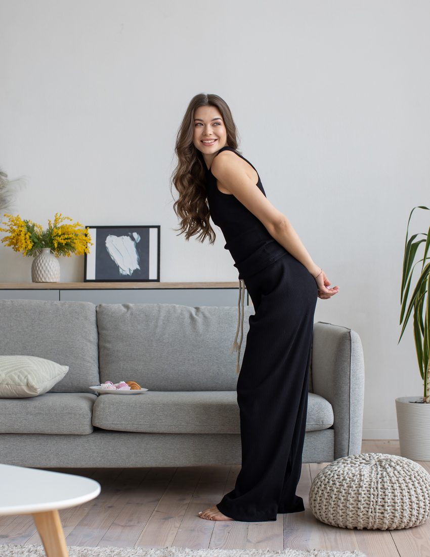 Ribbed black tank top and pants set