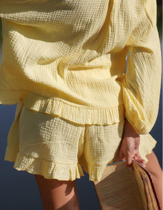  Muslin ruffled pocket shorts; yellow