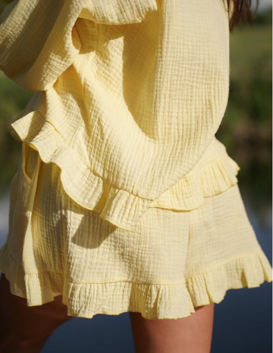  Muslin ruffled pocket shorts; yellow