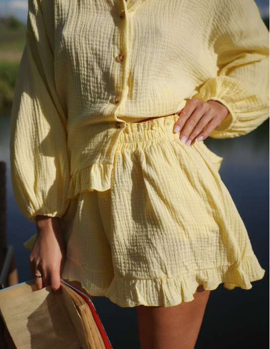 Set: ruffle shirt and muslin pocket shorts; yellow